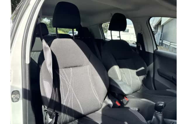 Peugeot 208 (2012) thumbnail 4