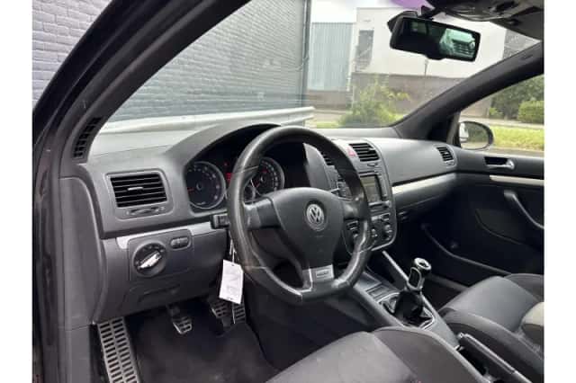 Volkswagen Golf (2005) thumbnail 3