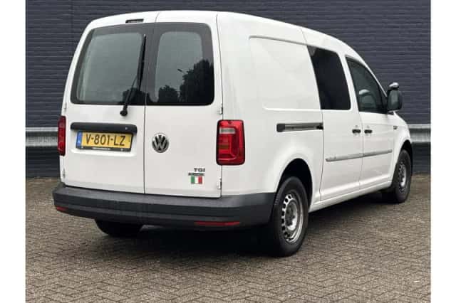 Volkswagen Caddy (2018) thumbnail 2