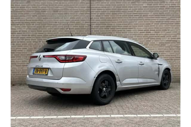 Renault Mégane (2016) thumbnail 2