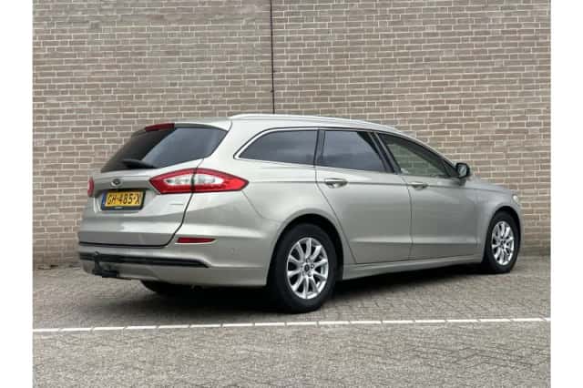 Ford Mondeo (2015) thumbnail 2