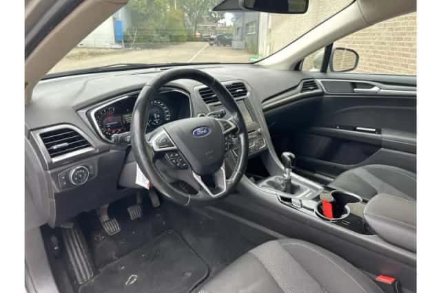 Ford Mondeo (2015) thumbnail 3