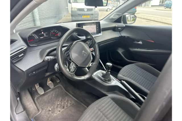 Peugeot 208 (2023) thumbnail 3