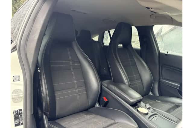 Mercedes-Benz CLA-Klasse (2015) thumbnail 4