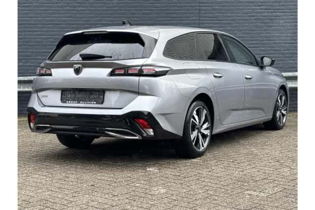 Peugeot 308 (2022) thumbnail 2