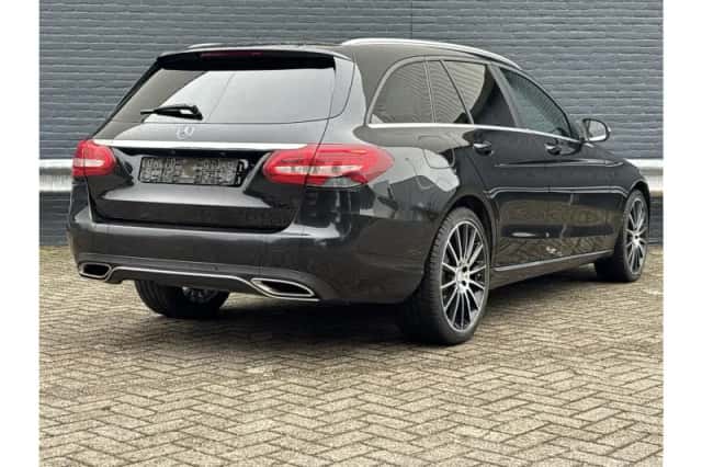 Mercedes-Benz C-Klasse (2016) thumbnail 2