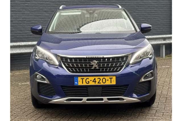 Peugeot 3008 (2018) thumbnail 5