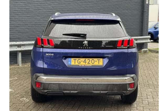 Peugeot 3008 (2018) thumbnail 6