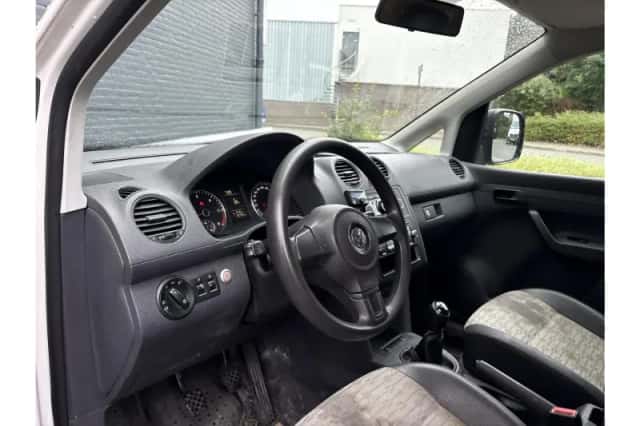 Volkswagen Caddy (2013) thumbnail 3