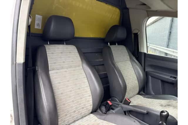 Volkswagen Caddy (2013) thumbnail 4