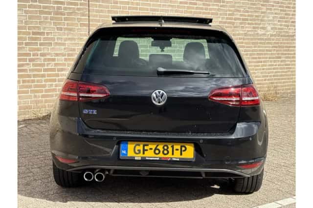 Volkswagen Golf (2015) thumbnail 6