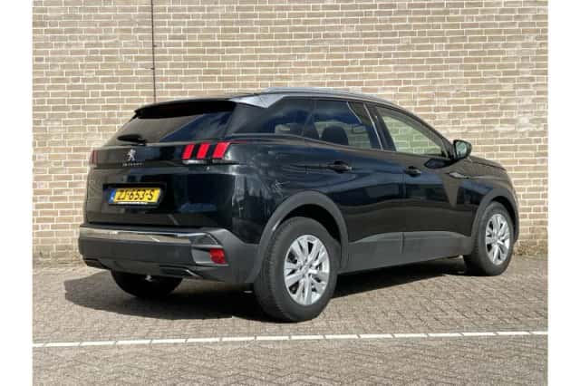 Peugeot 3008 (2019) thumbnail 2