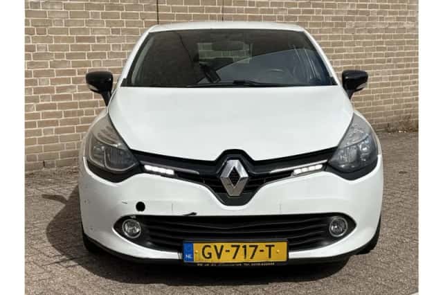 Renault Clio (2015) thumbnail 5