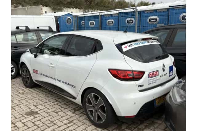 Renault Clio (2015) thumbnail 2
