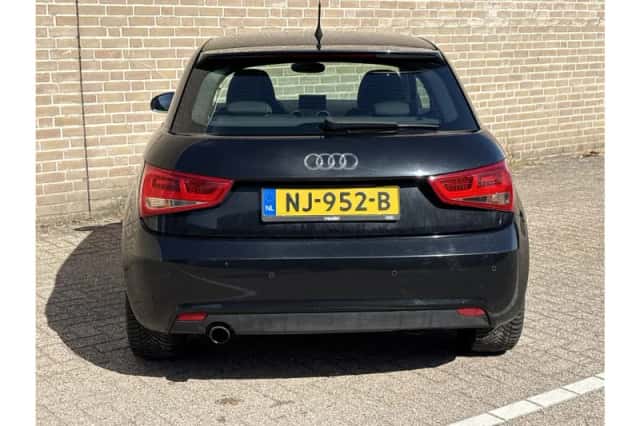 Audi A1 (2011) thumbnail 6