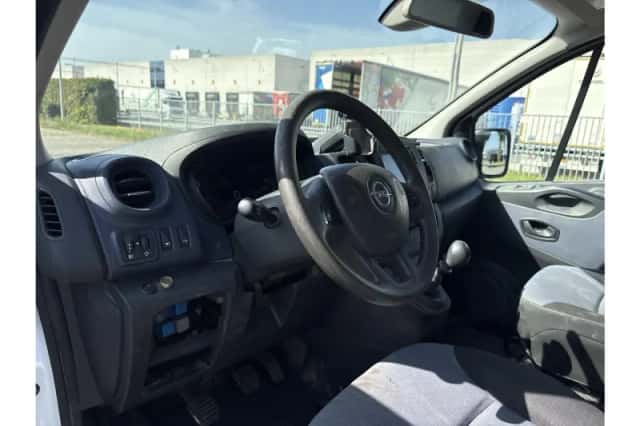 Opel Vivaro (2017) thumbnail 3
