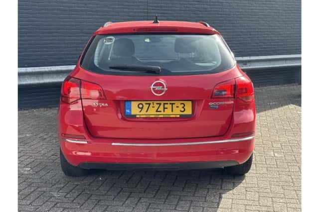 Opel Astra (2012) thumbnail 6