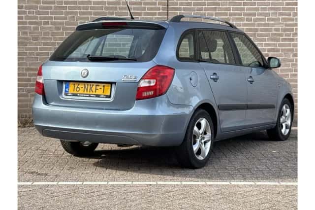 Škoda Fabia (2010) thumbnail 2