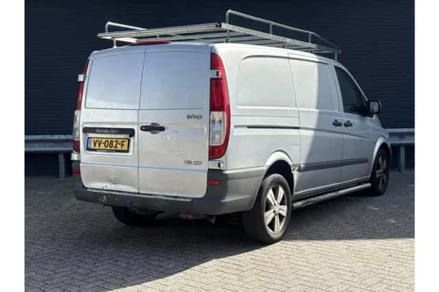 Mercedes-Benz Vito (2011) thumbnail 2