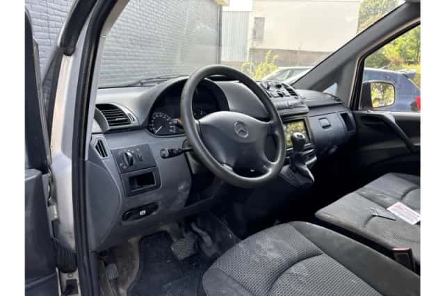 Mercedes-Benz Vito (2011) thumbnail 3