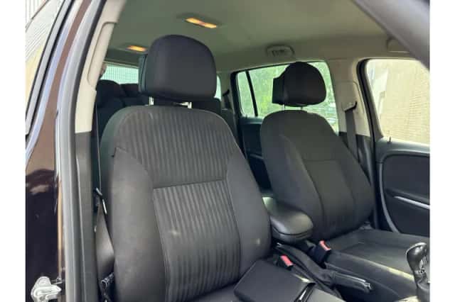 Opel Zafira (2012) thumbnail 4