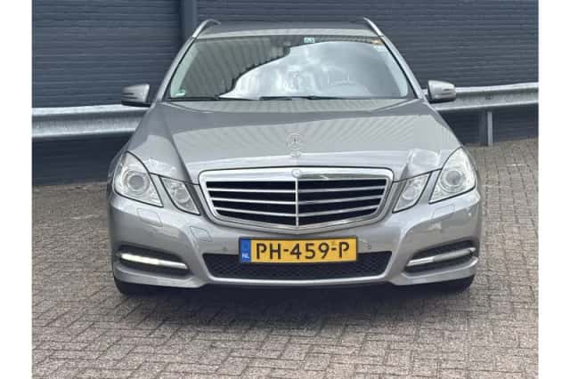 Mercedes-Benz E-Klasse (2011) thumbnail 5