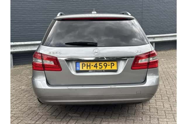 Mercedes-Benz E-Klasse (2011) thumbnail 6