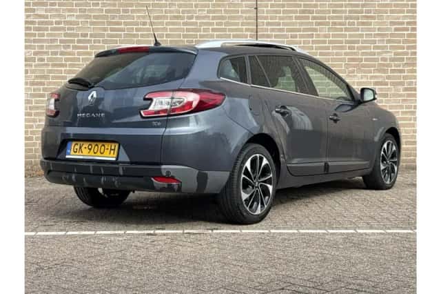 Renault Mégane (2015) thumbnail 2
