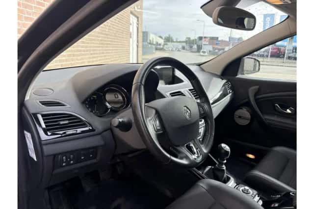 Renault Mégane (2015) thumbnail 3