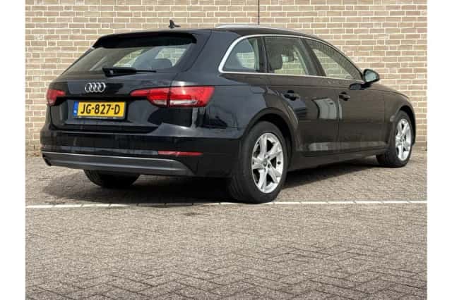 Audi A4 (2016) thumbnail 2