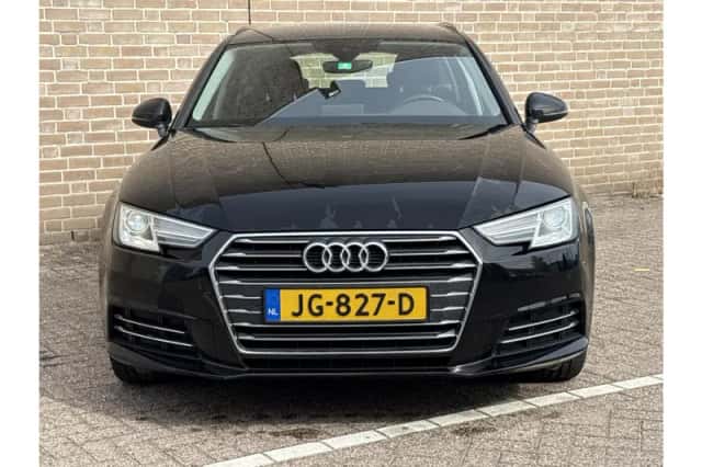 Audi A4 (2016) thumbnail 5