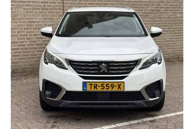 Peugeot 5008 (2018) thumbnail 5