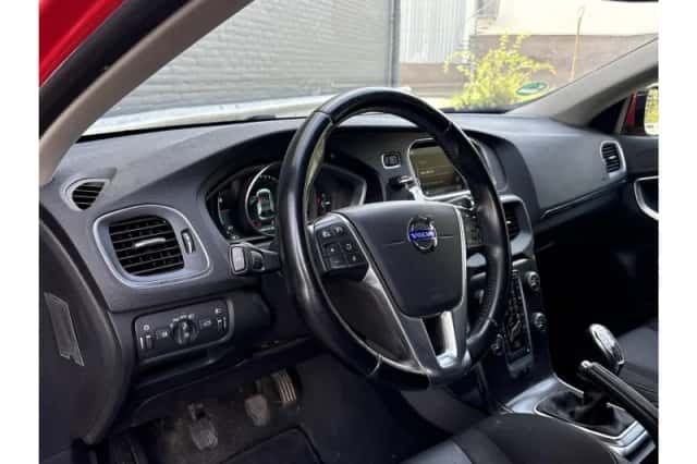 Volvo V40 (2013) thumbnail 3