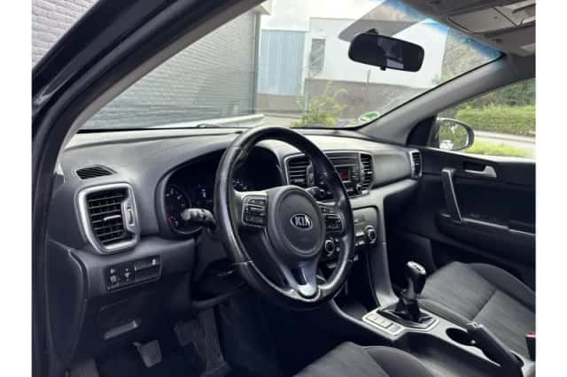 Kia Sportage (2016) thumbnail 3