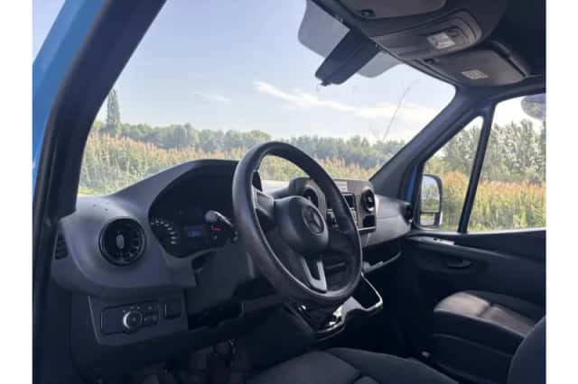 Mercedes-Benz Sprinter (2020) thumbnail 3