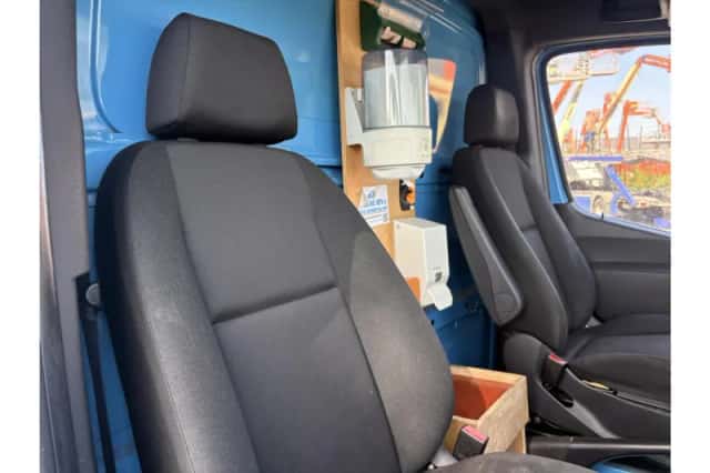 Mercedes-Benz Sprinter (2020) thumbnail 4