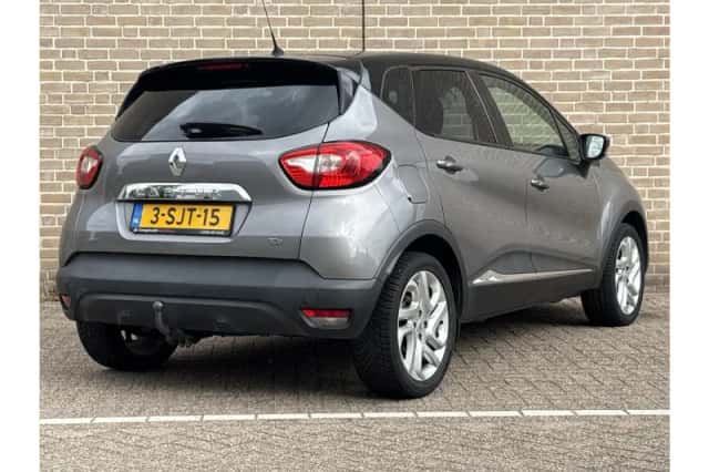 Renault Captur (2013) thumbnail 2