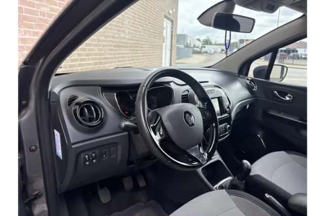 Renault Captur (2013) thumbnail 3