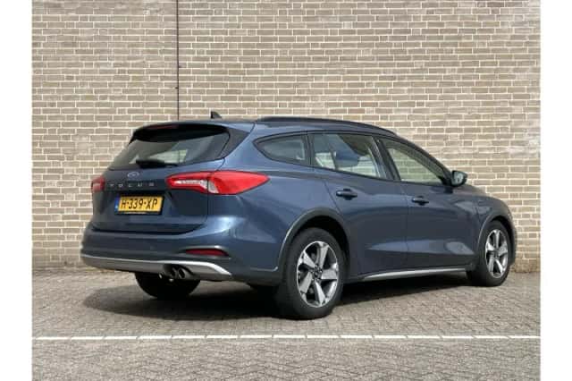 Ford Focus (2020) thumbnail 2