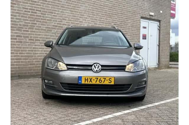 Volkswagen Golf (2016) thumbnail 5