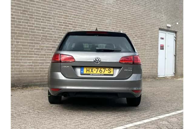Volkswagen Golf (2016) thumbnail 6