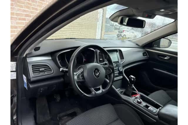 Renault Talisman (2017) thumbnail 3