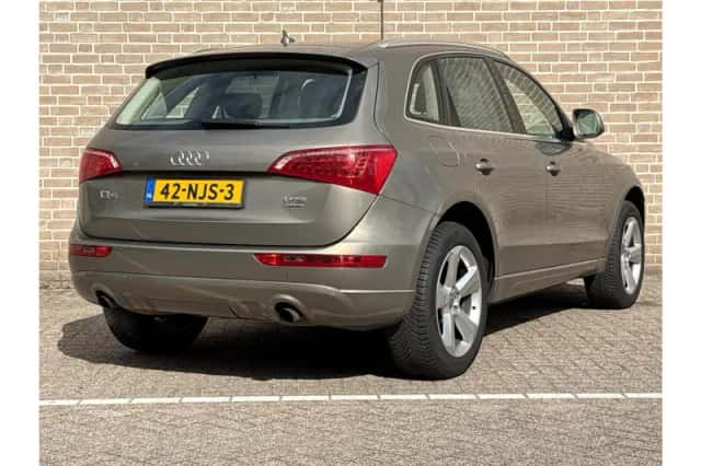 Audi Q5 (2010) thumbnail 2