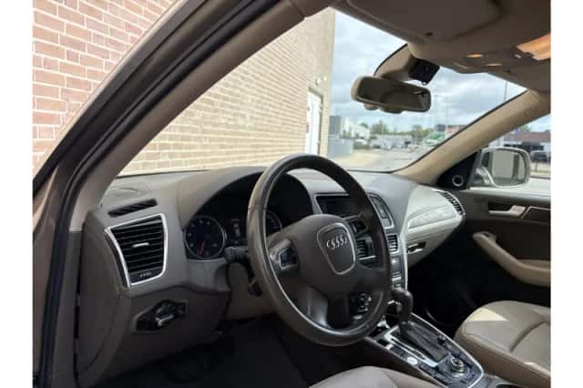 Audi Q5 (2010) thumbnail 3