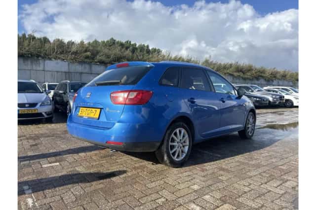 SEAT Ibiza (2012) thumbnail 2