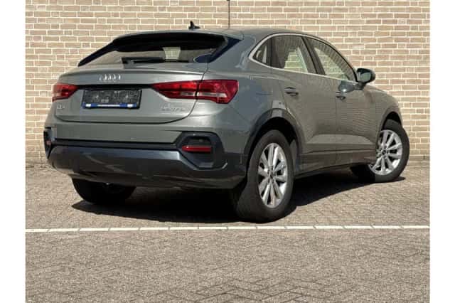 Audi Q3 Sportback (2022) thumbnail 2
