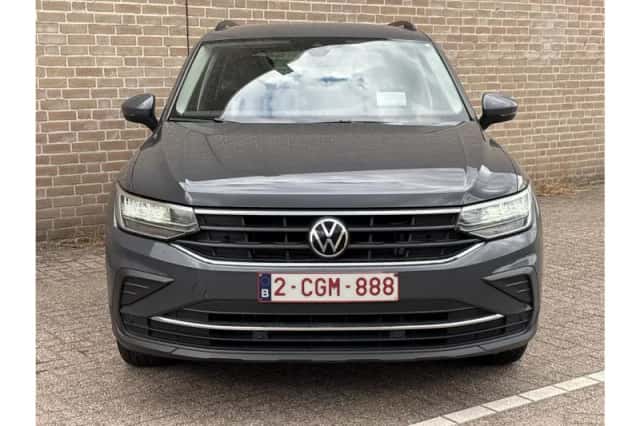 Volkswagen Tiguan (2022) thumbnail 5