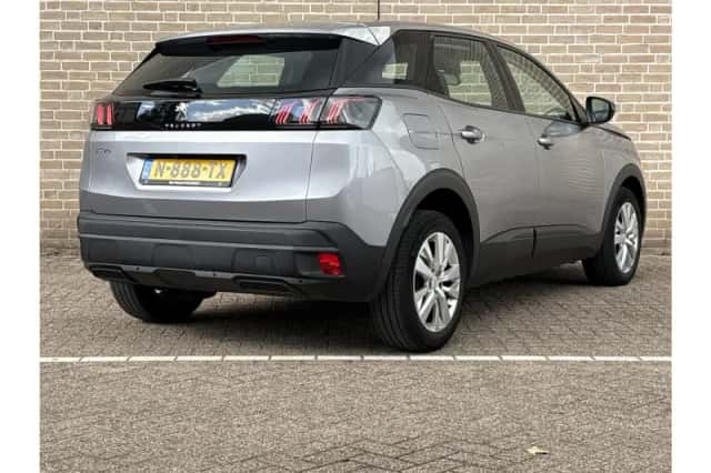 Peugeot 3008 (2022) thumbnail 2