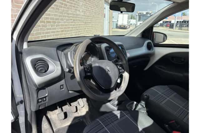 Peugeot 108 (2018) thumbnail 3