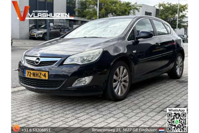 Opel Astra (2010) thumbnail 1